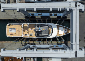 Columbus Yachts vara a Savona il nuovo Crossover 42 M/Y Big Naan