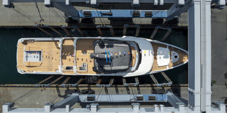 Columbus Yachts vara a Savona il nuovo Crossover 42 M/Y Big Naan