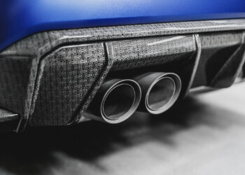 BMW Group introduce i compositi in fibre naturali nella produzione di serie