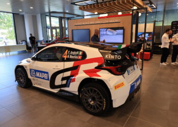 Toyota porta il rally nei concessionari con la GR Experience: al via il tour nei Gazoo Garage