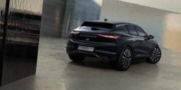 DS N°4: la nuova compatta premium approda in Italia con motorizzazioni ibride ed elettriche