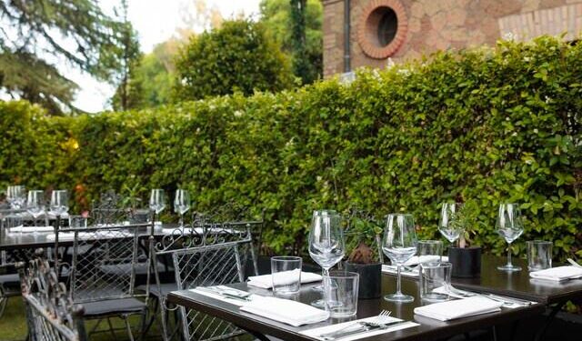 Estate a Roma all’Hotel Butterfly: musica, cucina e un nuovo kombucha-tapas bar nel cuore del verde urbano
