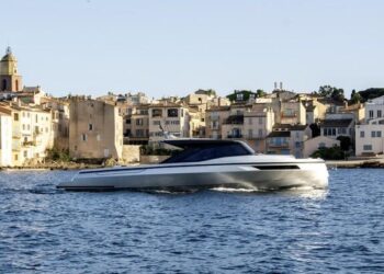 Santasevera 52 debutta a Saint-Tropez: eleganza mediterranea per l’open cruiser firmato Francesco Guida