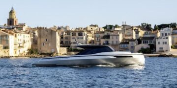 Santasevera 52 debutta a Saint-Tropez: eleganza mediterranea per l’open cruiser firmato Francesco Guida