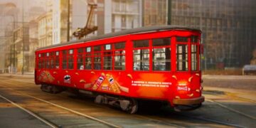 Pringles lancia l’estate milanese con l’Aperi Pringles Tram Tour