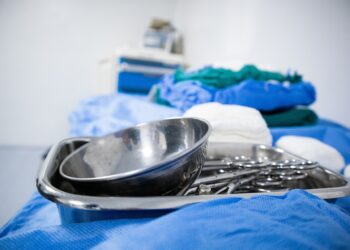 Si fingeva chirurga estetica: Olivia Buldrini indagata dopo la morte di una paziente