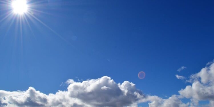 Ondata di calore in Italia: 16 città da bollino rosso, picchi fino a 40°C