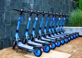 Targa obbligatoria per monopattini elettrici: cosa cambia e quali sanzioni si rischiano