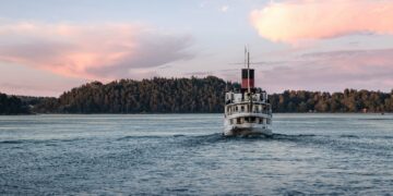Tragedia nella baia di Ha Long: naufragio di un battello turistico, almeno 34 morti