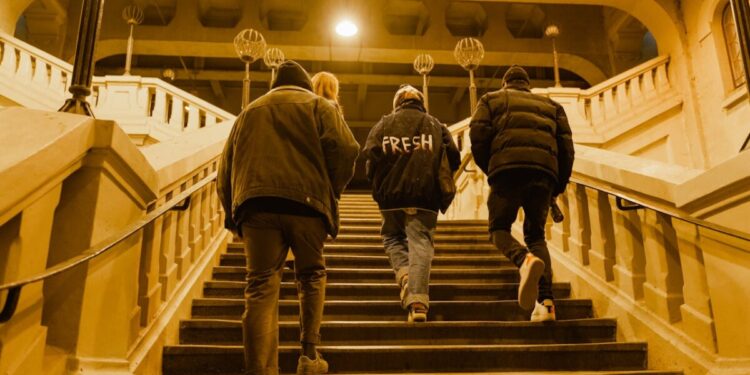 Coprifuoco per minori di 14 anni: ordinanza del sindaco e rientro obbligatorio entro le 00:30