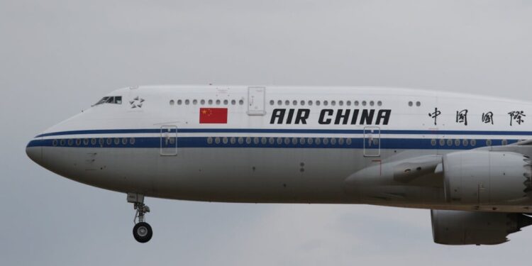 Collisione sfiorata nei cieli russi: volo Air China per Milano a 90 metri da un cargo