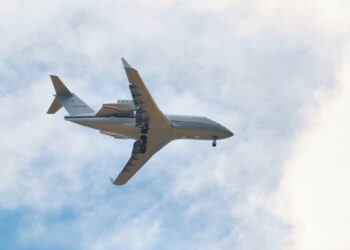 North Dakota, tragedia sfiorata in volo: jet passeggeri evita per miracolo un B-52