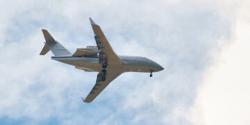 North Dakota, tragedia sfiorata in volo: jet passeggeri evita per miracolo un B-52