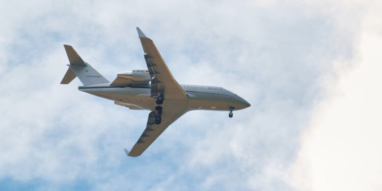 North Dakota, tragedia sfiorata in volo: jet passeggeri evita per miracolo un B-52