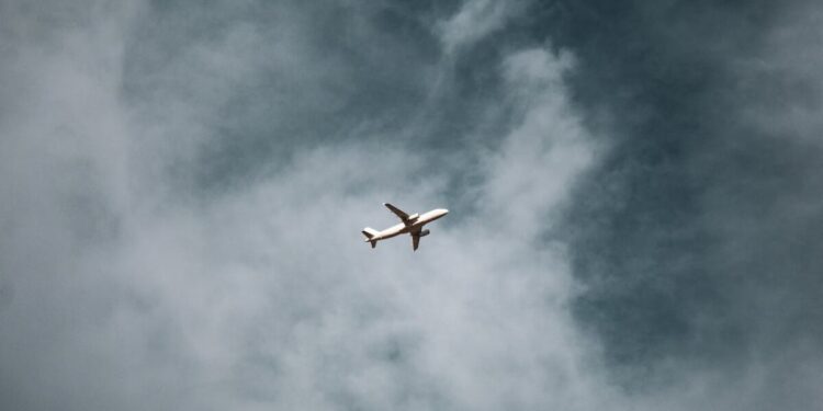 Dramma sfiorato a Delhi: aereo Air India prende fuoco con i passeggeri a bordo