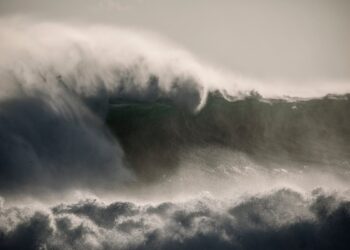 Terremoto devastante nel Pacifico: magnitudo 8.8 e allarme tsunami globale