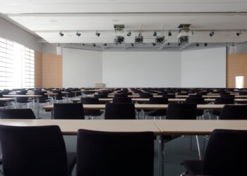 Lauree non valide per lavorare nei nidi: migliaia di educatori rischiano il posto