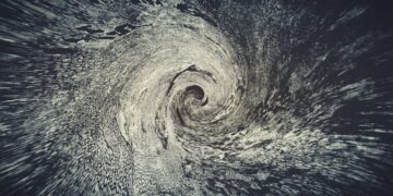 Il ciclone Isaac divide l’Italia: grandine al Nord, inferno di caldo al Sud