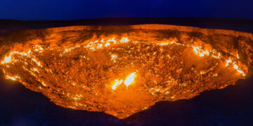 Turkmenistan, si spegne la Porta dell’Inferno: addio al cratere in fiamme dopo oltre cinquant’anni