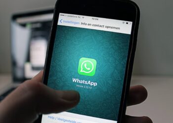 WhatsApp, arriva il tasto per nascondere le chat a Meta: come funziona la nuova “privacy avanzata”