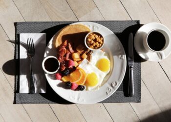 Colazione perfetta: i 10 alimenti consigliati dalla scienza per iniziare bene la giornata