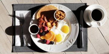 Colazione perfetta: i 10 alimenti consigliati dalla scienza per iniziare bene la giornata