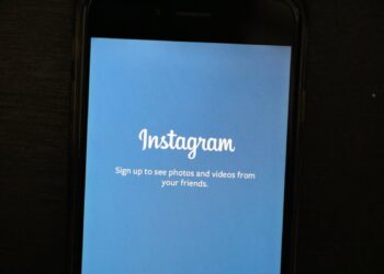 Instagram blocca le dirette per chi ha meno di 1.000 follower