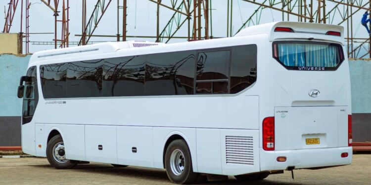 Nuova Zelanda, bimba di due anni trovata nascosta in una valigia su un autobus: arrestata una donna