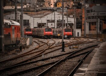 Trento, scontro tra treno regionale e convoglio merci: tre feriti e traffico ferroviario sospeso