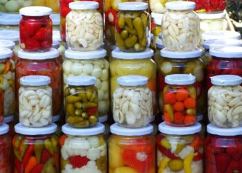 Botulismo alimentare: cos’è, quali cibi sono a rischio e come proteggersi
