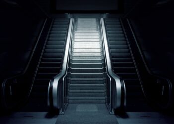 Violenza sessuale su una 18enne alla stazione di San Zenone: identificato il dna dell’aggressore