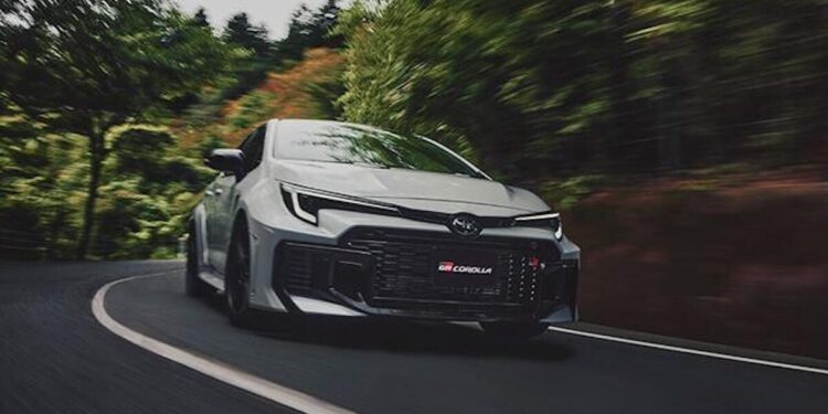 Toyota GR Corolla 2025: la versione aggiornata debutta in Giappone